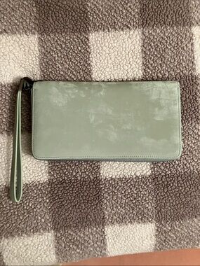 NWT seafoam green RFID blocking leather wallet / wristlet